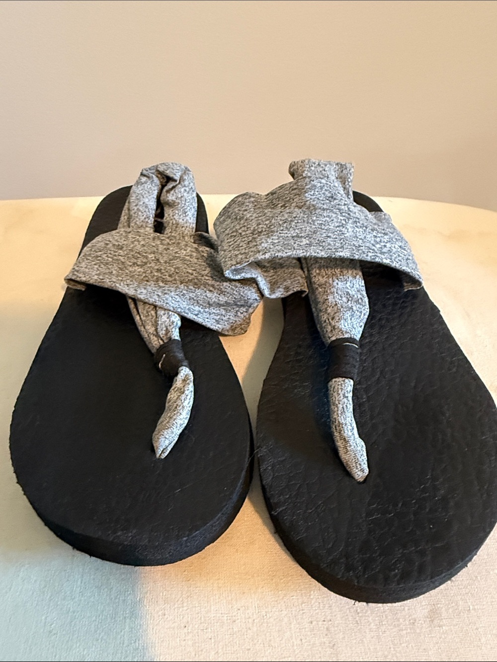 Skechers Yoga Foam sandals